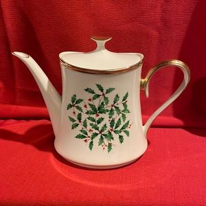 “Lenox” Coffee/Tea Pot (07)